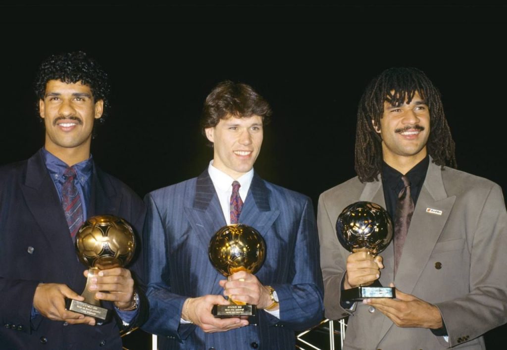 مارکو فان باستن، رود گولیت و فرانک رایکارد سه بازیکن هلندی میلان که موفق به کسب رتبه های اول تا سوم توپ طلای 1988 شدند