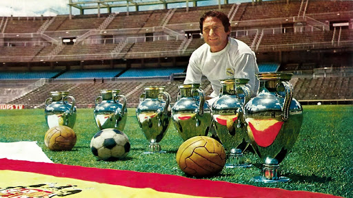 پاکو خنتو تنها بازیکن تاریخ فوتبال با شش قهرمانی در جام باشگاه های اروپا
