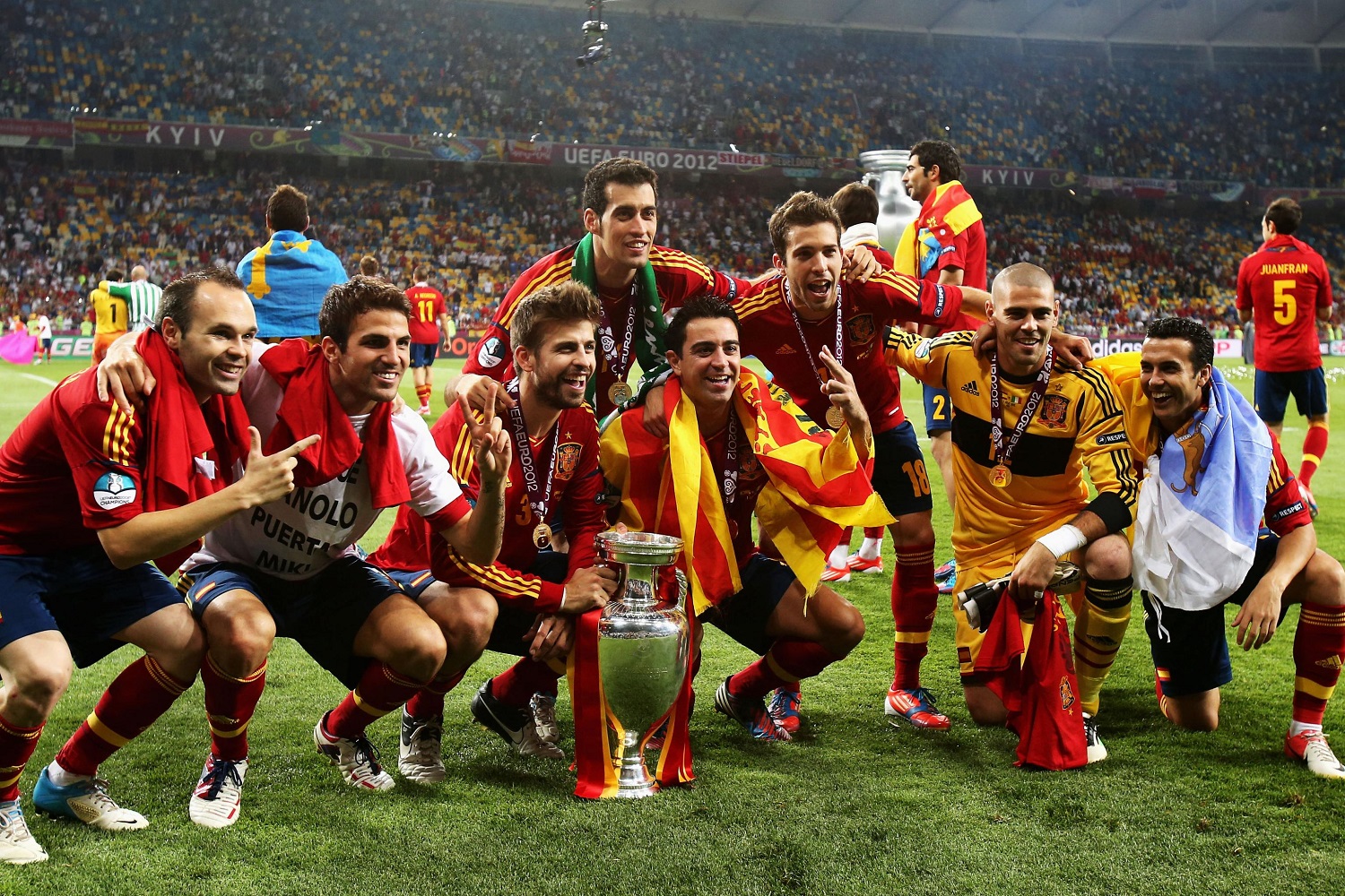 هفت بازیکن بارسلونا و جوردی آلبا پس از قهرمانی در یورو 2012