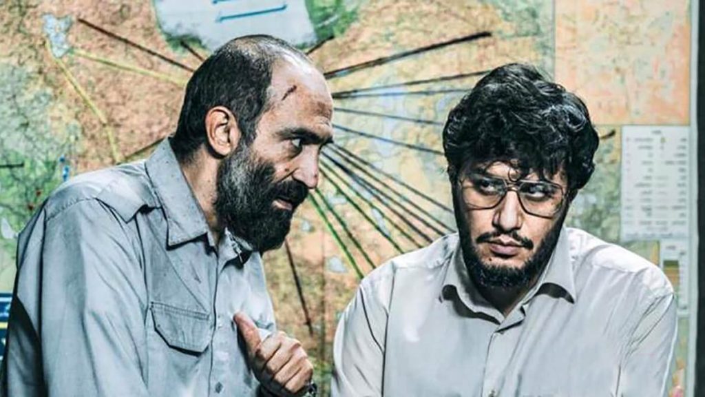 جواد عزتی و هادی حجازی فر در فیلم ماجرای نیمروز