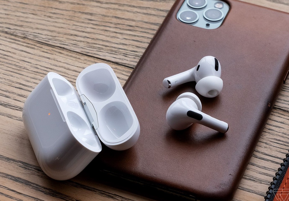 ایرپاد اپل (Apple AirPods)