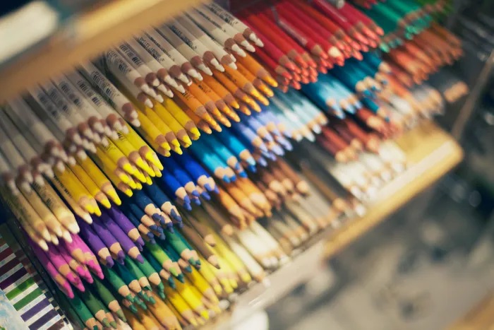 ابزار نقاشی مداد رنگی