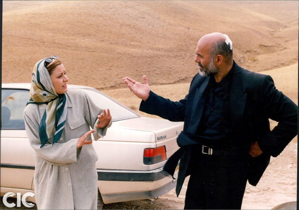 جمشید هاشم پور و مریلا زارعی در فیلم واکنش پنجم