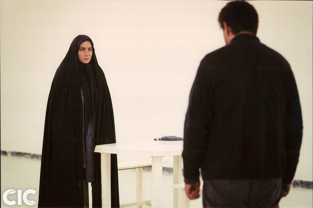 رضا عطاران و هانیه توسلی در فیلم دهلیز
