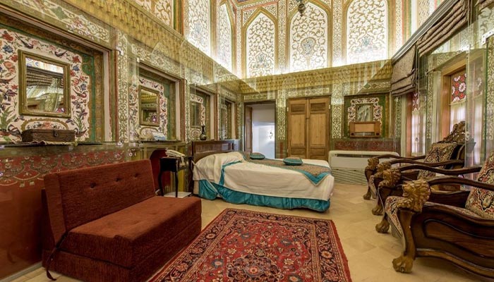 اتاق‌های هتل ملک التجار یزد