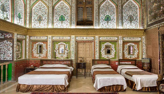 اتاق سه تخته معمولی هتل ملک التجار یزد