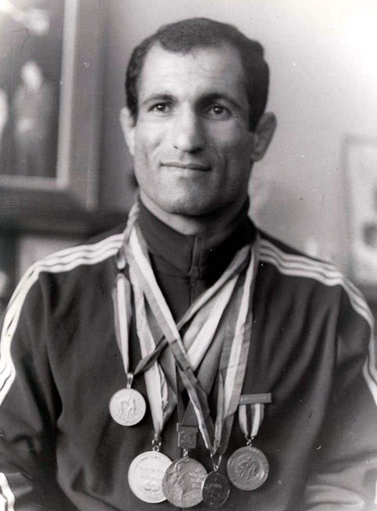 عبدالله موحد پرافتخارترین آزادکار تاریخ کشورمان - مدال آوران کشتی
