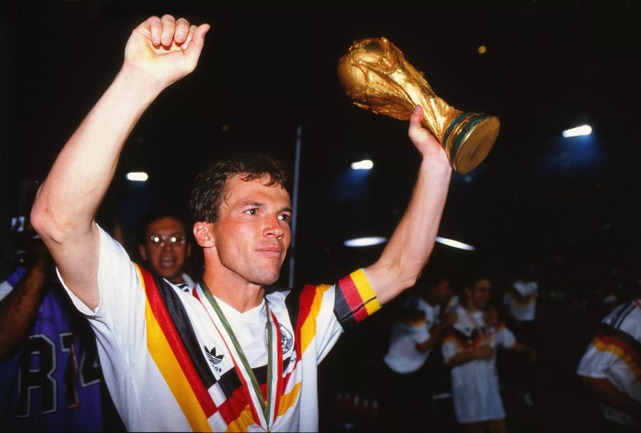 لوتار ماتئوس کاپیتان تیم ملی آلمان غربی در جام جهانی 1990