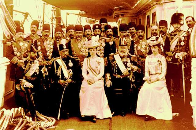 مظفرالدین شاه در کنار خاندان سلطنتی بریتانیا، 1902