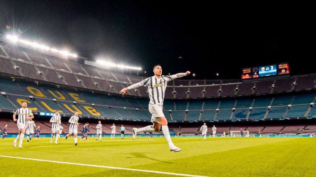 کریستیانو رونالدو پس از ناکامی با پیراهن‌های منچستریونایتد و رئال مادرید، سرانجام طلسم گلزنی‌اش مقابل بارسلونا در لیگ قهرمانان اروپا را با پیراهن یوونتوس شکست