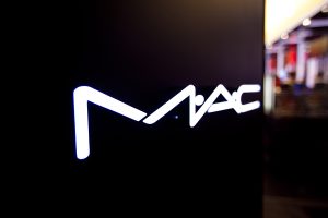 معرفی برند مک maccosmetics.com؛ خرید محصولات آرایشی از برند مک